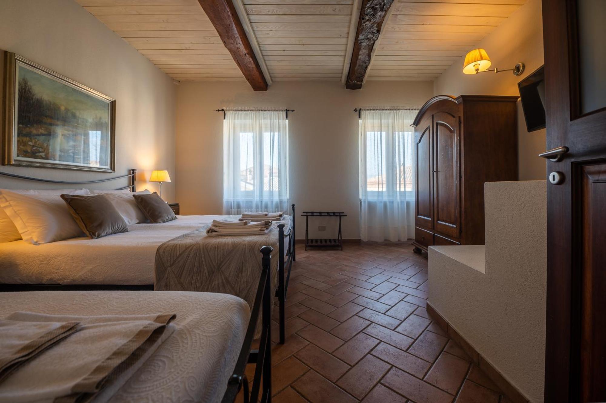 Hotel Convino Castiglione Falletto Esterno foto