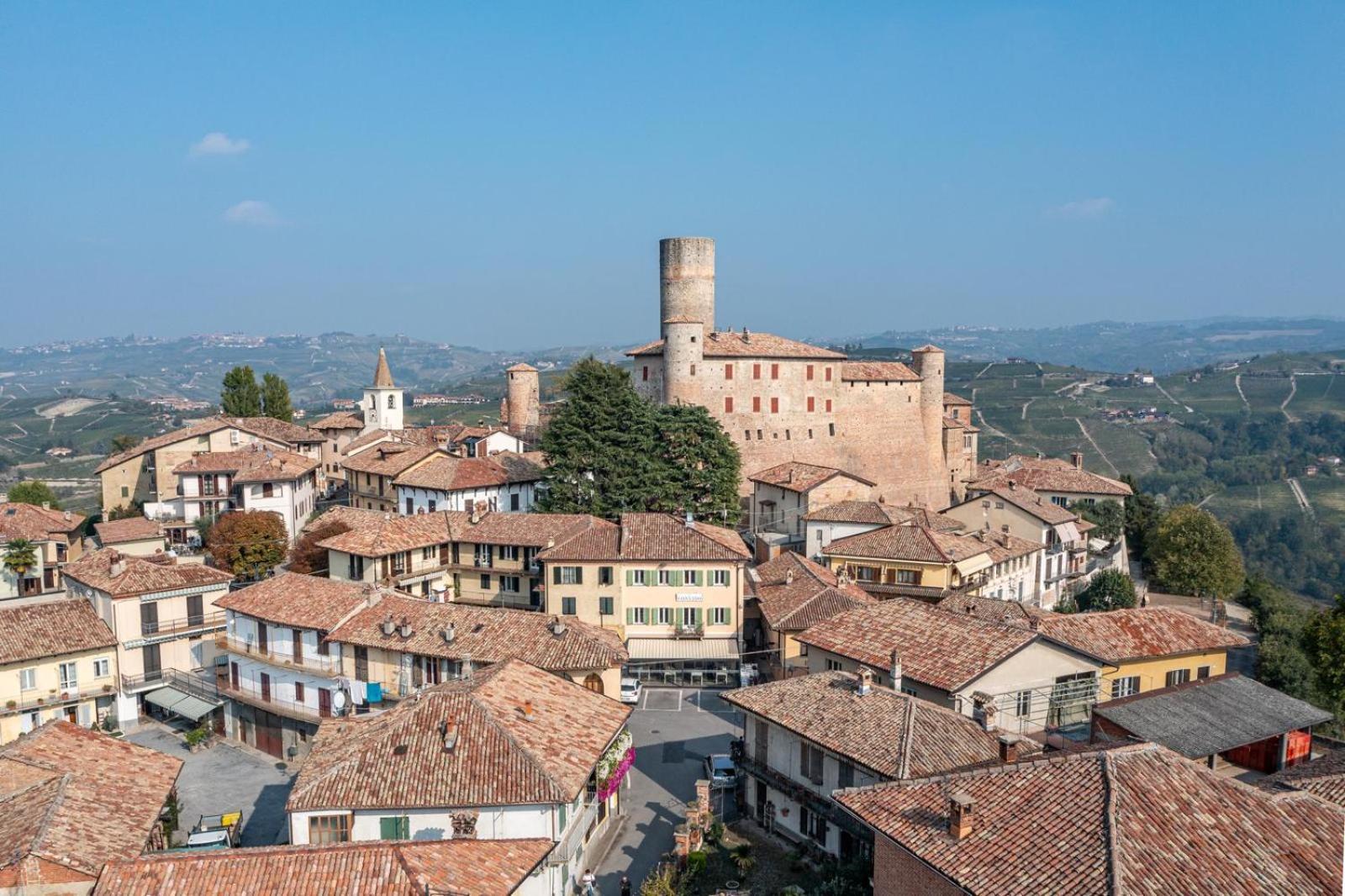Hotel Convino Castiglione Falletto Esterno foto