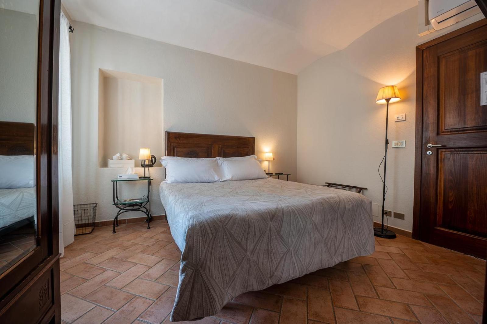 Hotel Convino Castiglione Falletto Esterno foto